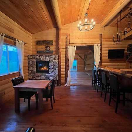 Eagle Bear Lodge Tatla Lake Extérieur photo