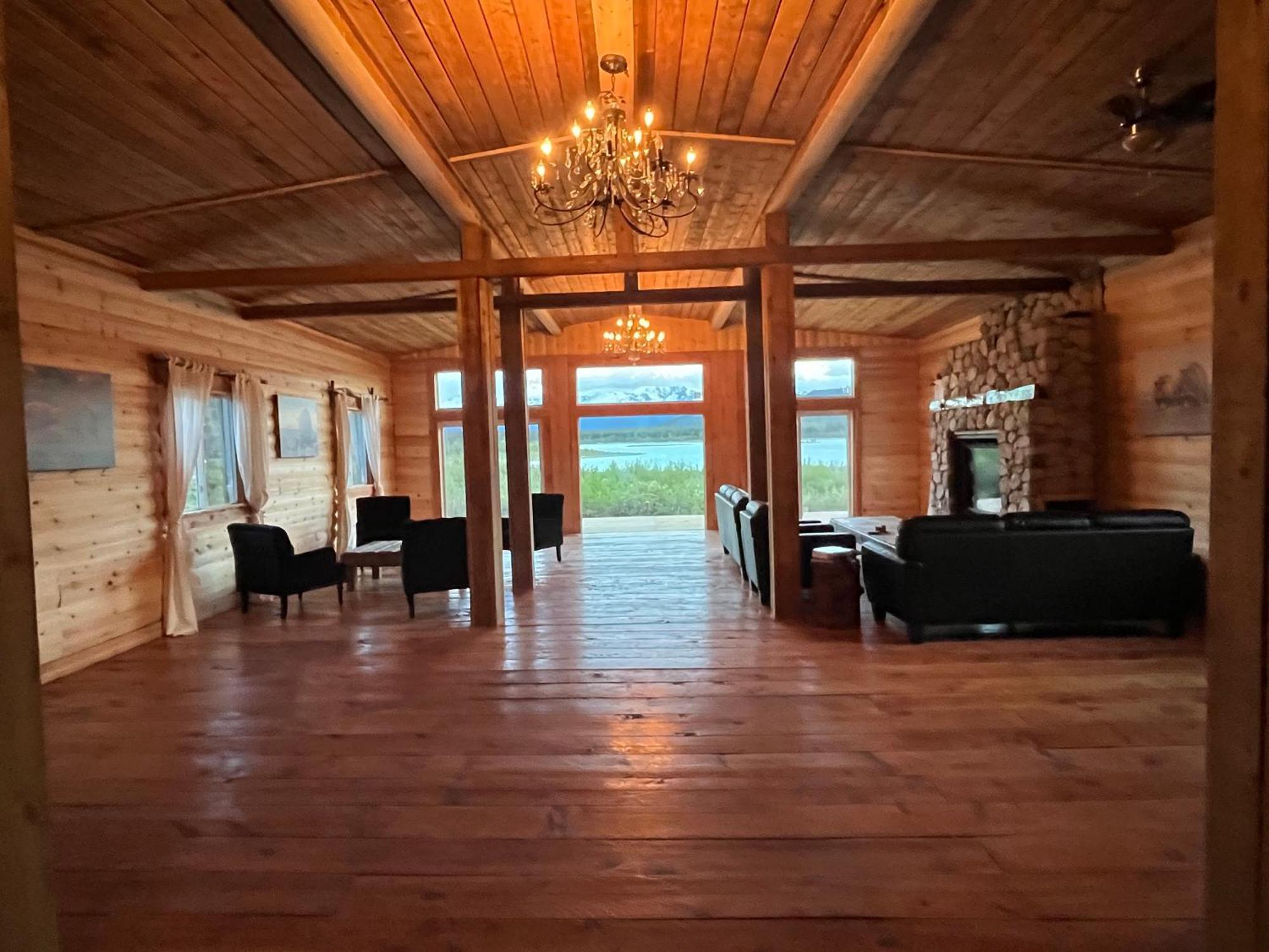Eagle Bear Lodge Tatla Lake Extérieur photo