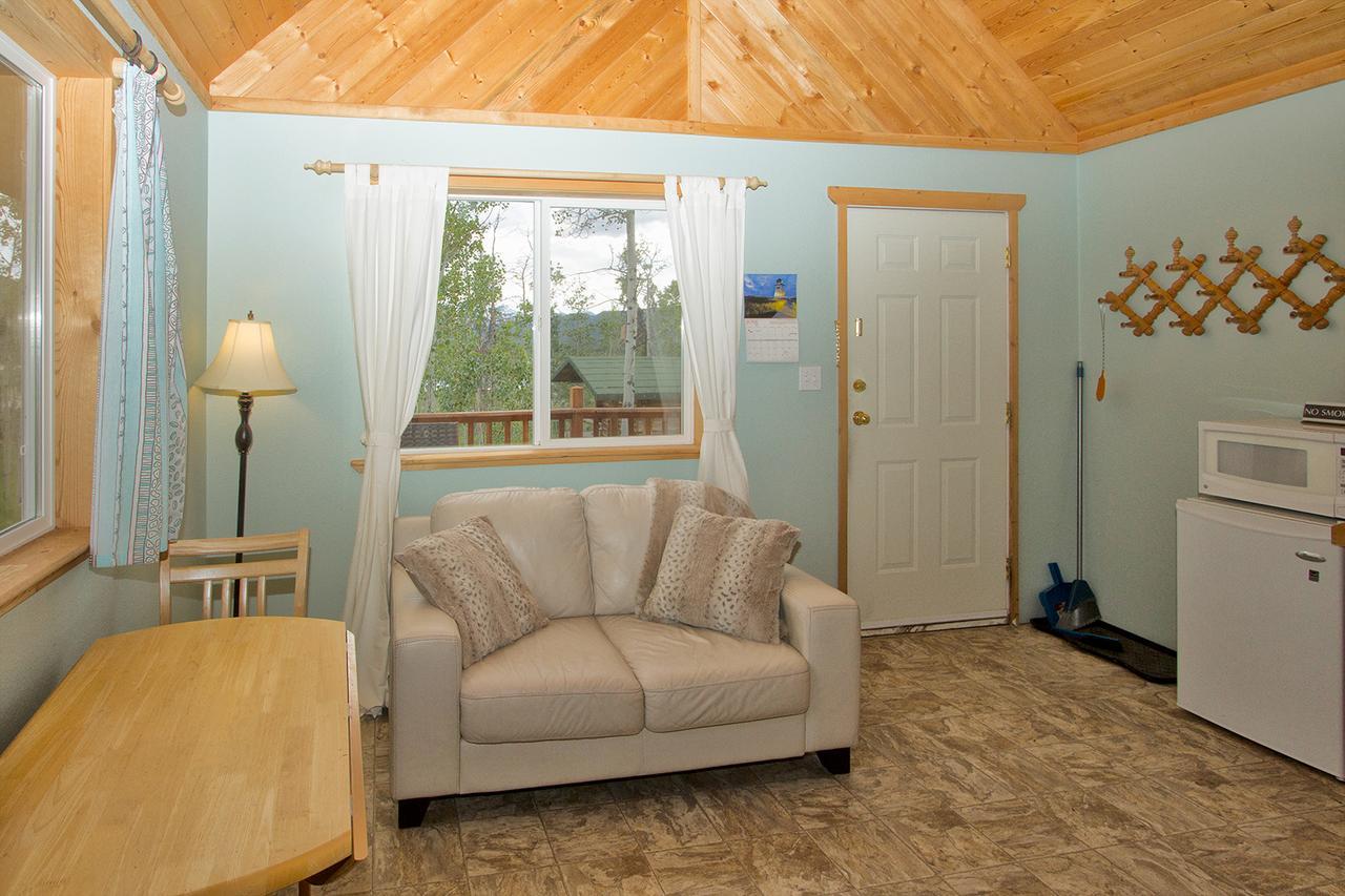 Eagle Bear Lodge Tatla Lake Extérieur photo