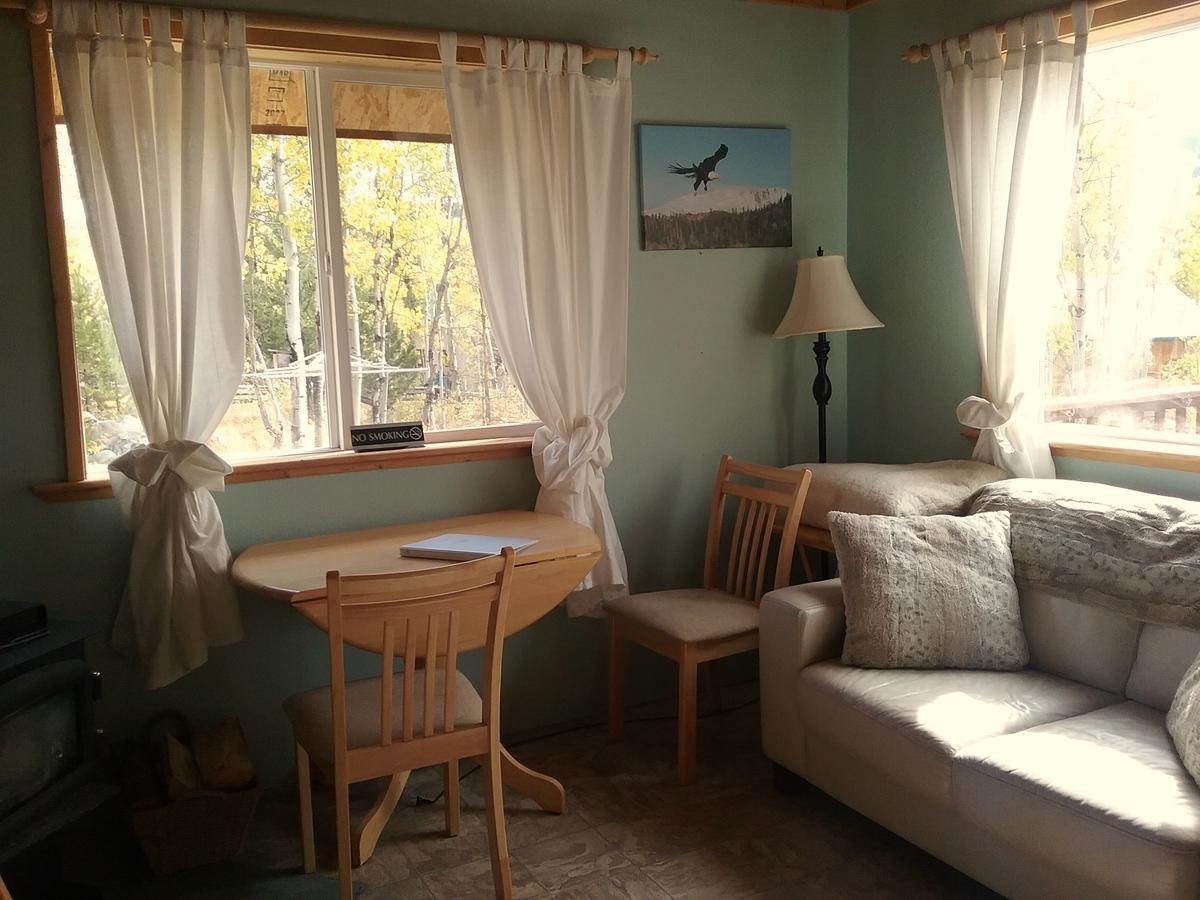 Eagle Bear Lodge Tatla Lake Extérieur photo